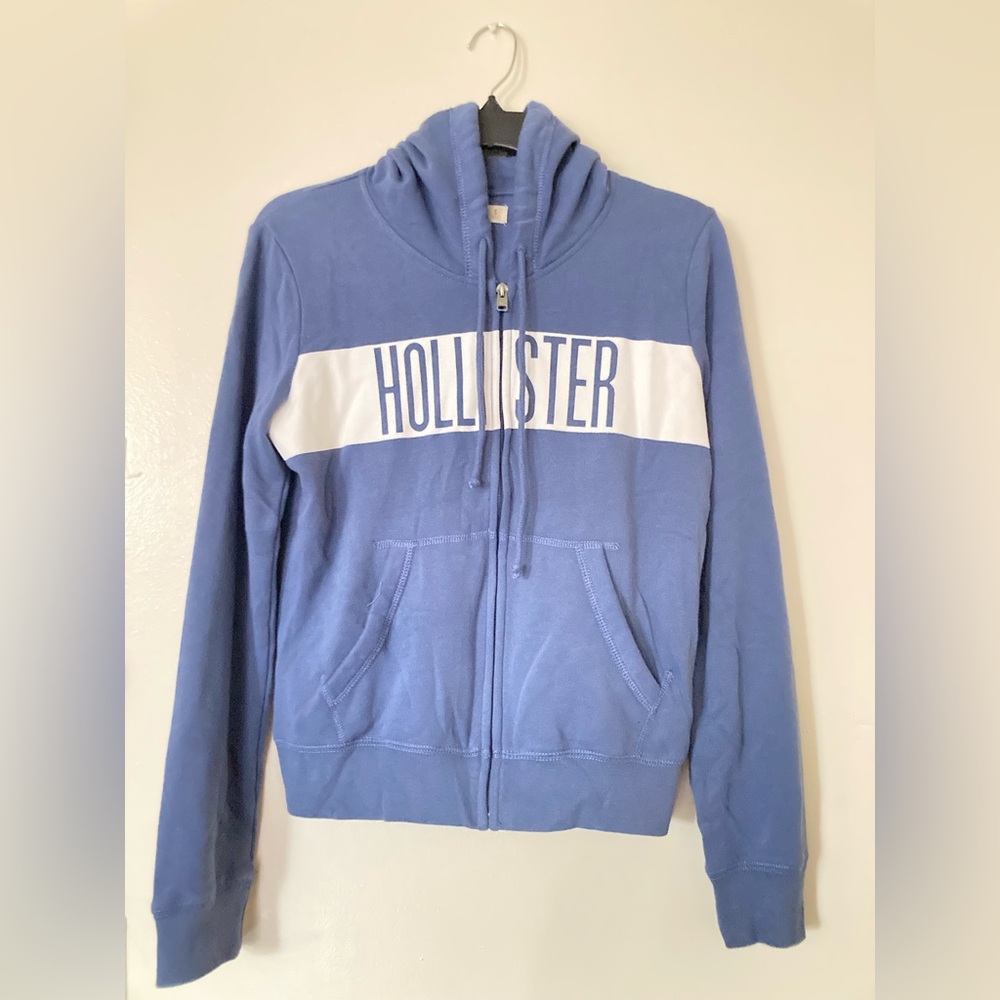 *BRAND NEW* Hollister Light Blue Fleece Zip Up Hoodie W/ White Logo Panel Small